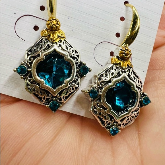 New Palace Blue Crystal Gold/Silver Tone Alloy Dangle Earrings Vintage Style - Picture 12 of 16